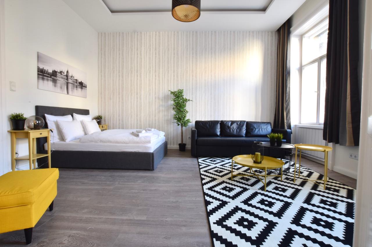Standard Apartment By Hi5 - Dessewffy 39 Budapest Exterior photo
